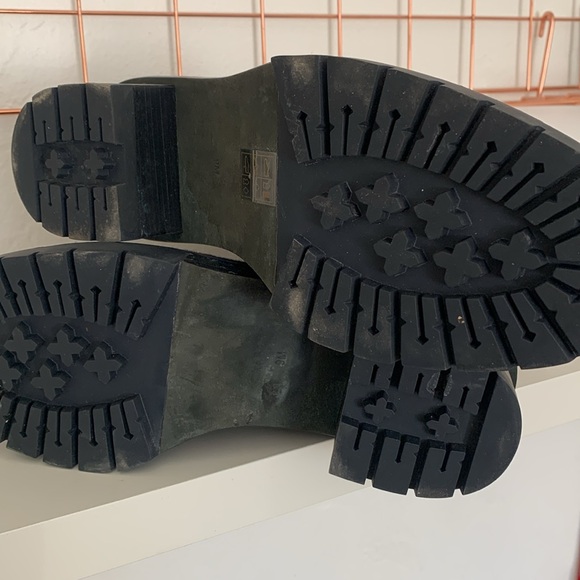 Tory Burch Plaid Lug Sole Boots size 9M - Picture 7 of 7